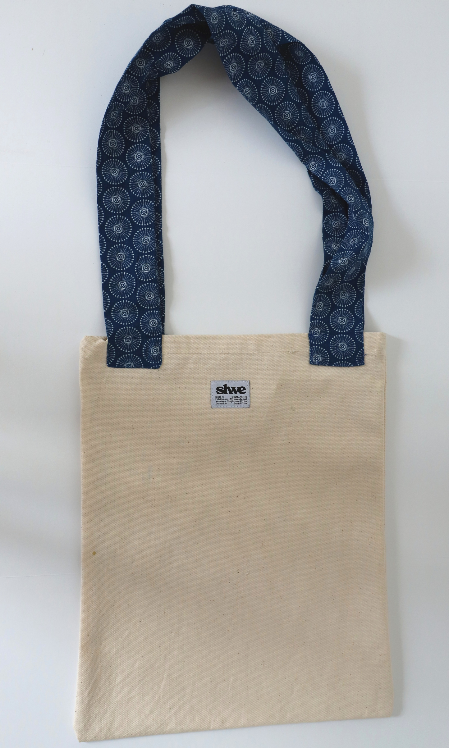 Tote bag avec bretelles en imprimé shweshwe  bleu et blanc